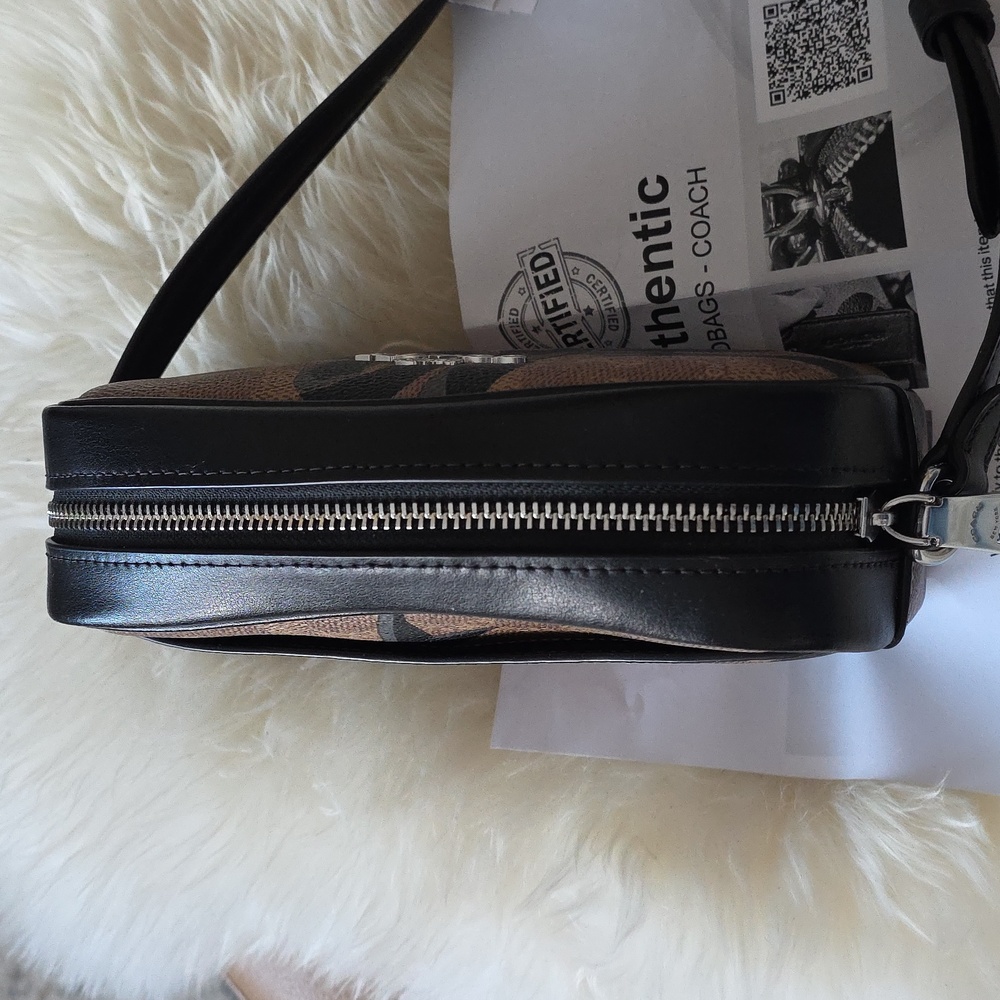 Adorable NWT Coach Mini Jamie Signature Bow Camera Bag 🖤🎀🎁❤️ - Picture 5 of 16